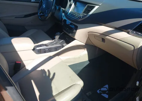 2017 Hyundai Tucson Se Plus z USA, uszkodzony, nr VIN KM8J33A40HU530161